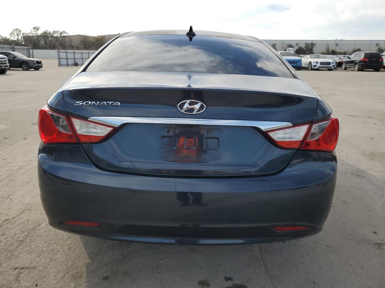 2011 Hyundai Sonata - Image 6