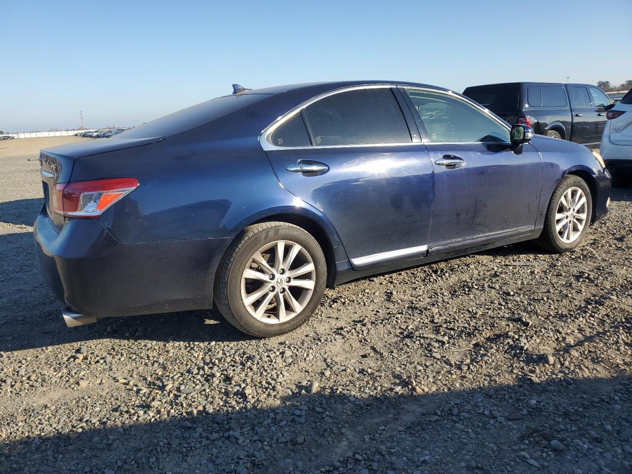 2011 Lexus ES - Image 3