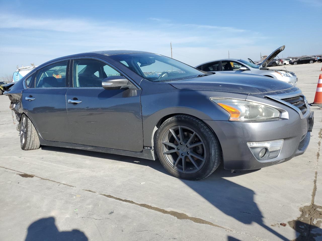 2015 Nissan Altima - Image 4