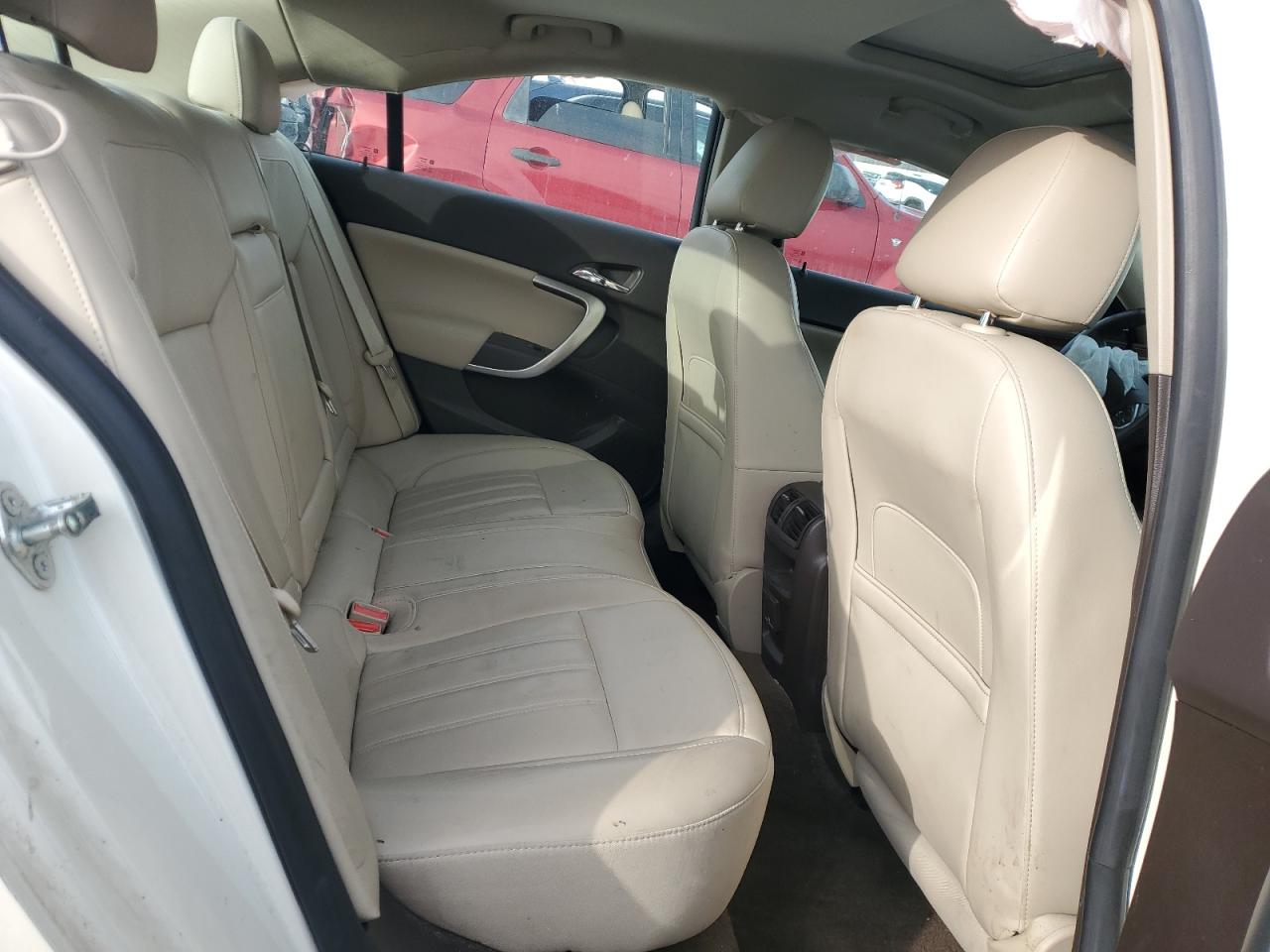 2014 Buick Regal - Image 10
