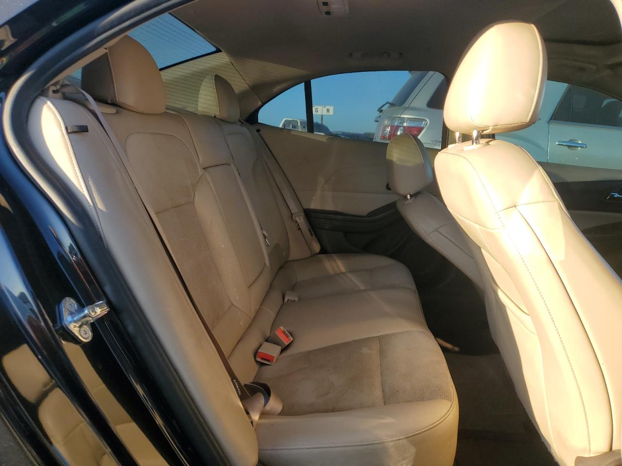 2015 Chevrolet Malibu - Image 10