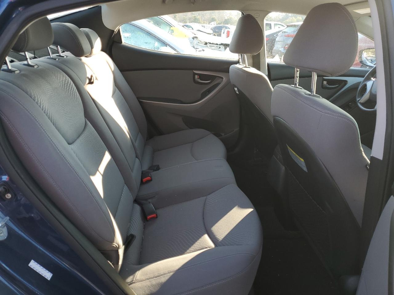2016 Hyundai Elantra - Image 10