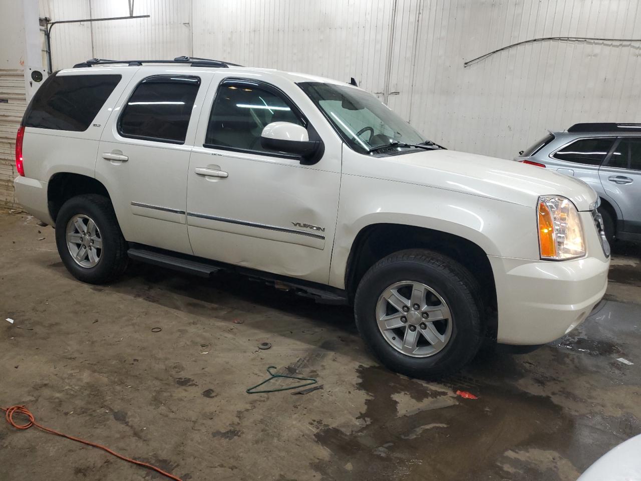 2012 GMC Yukon - Image 4