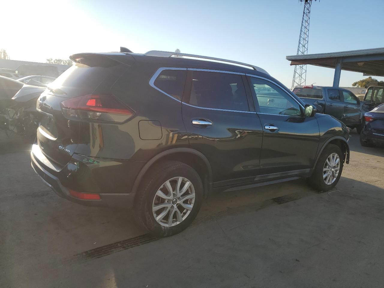 2018 Nissan Rogue - Image 3