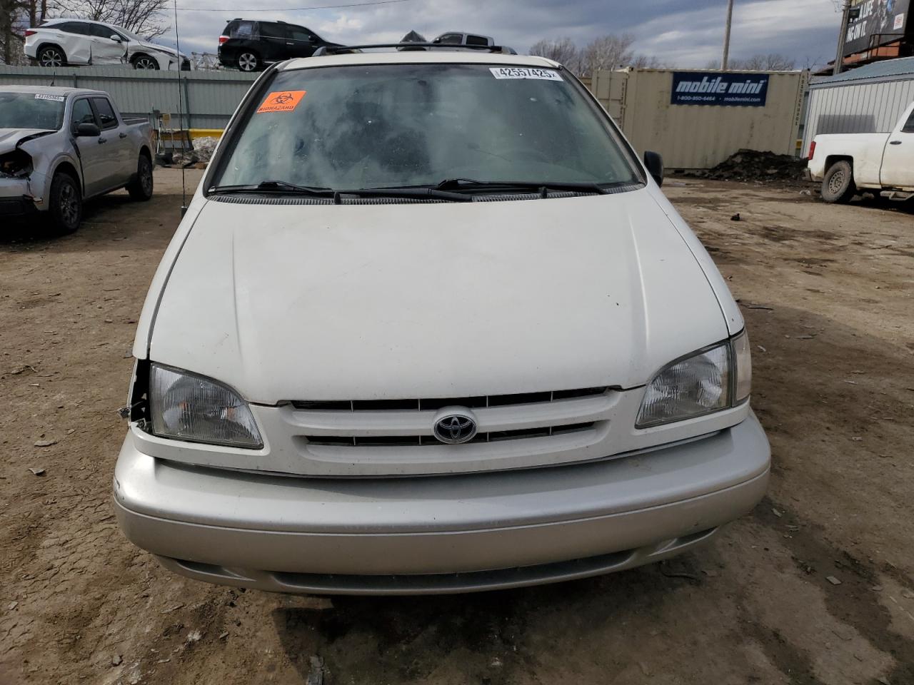 2000 Toyota Sienna - Image 5