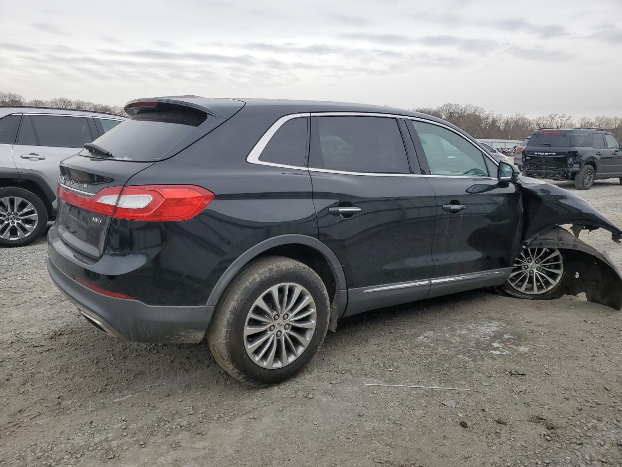 2018 Lincoln MKX - Image 3