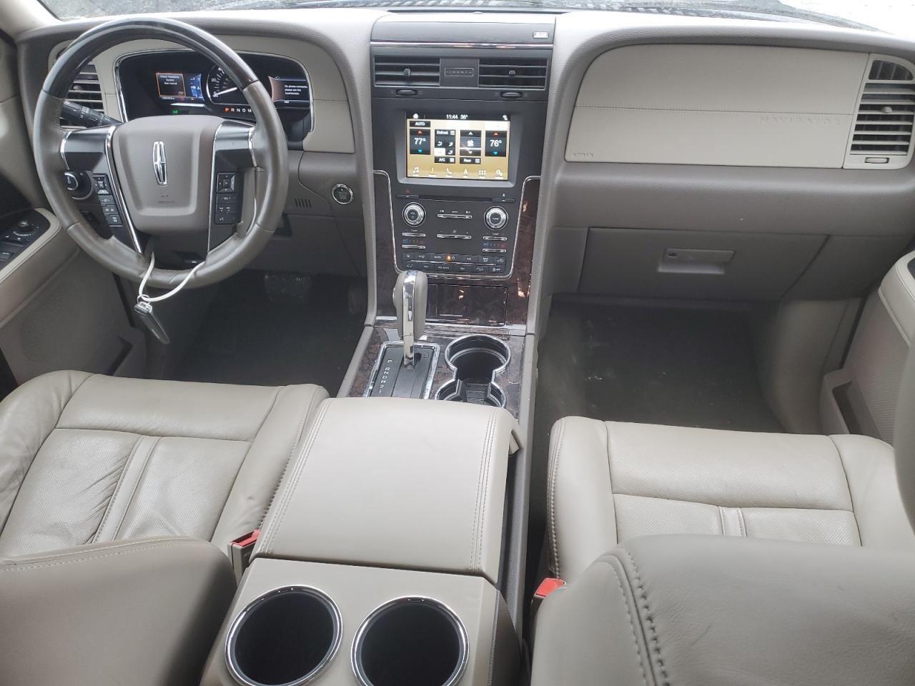 2016 Lincoln Navigator - Image 8