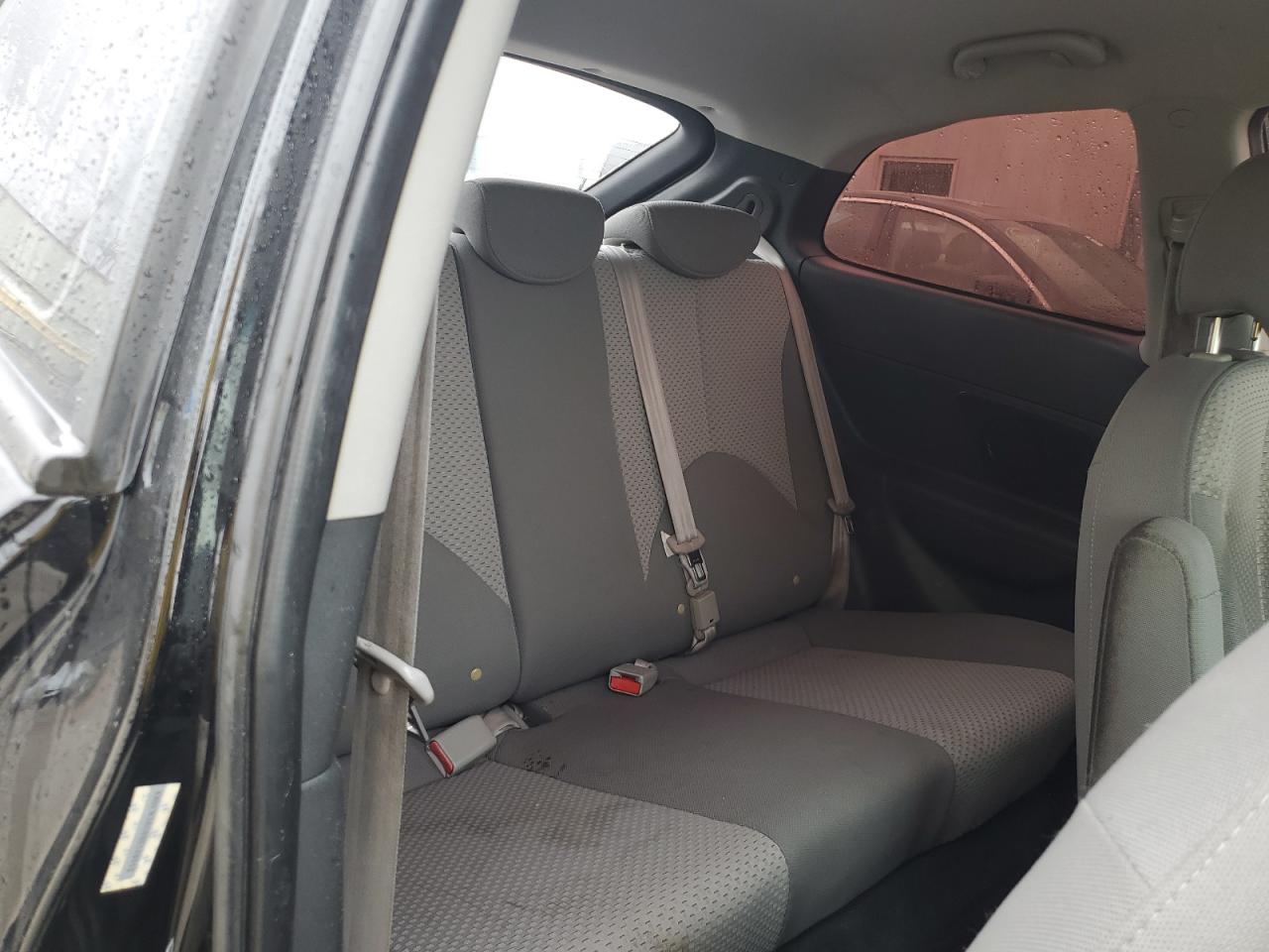 2009 Hyundai Accent - Image 10
