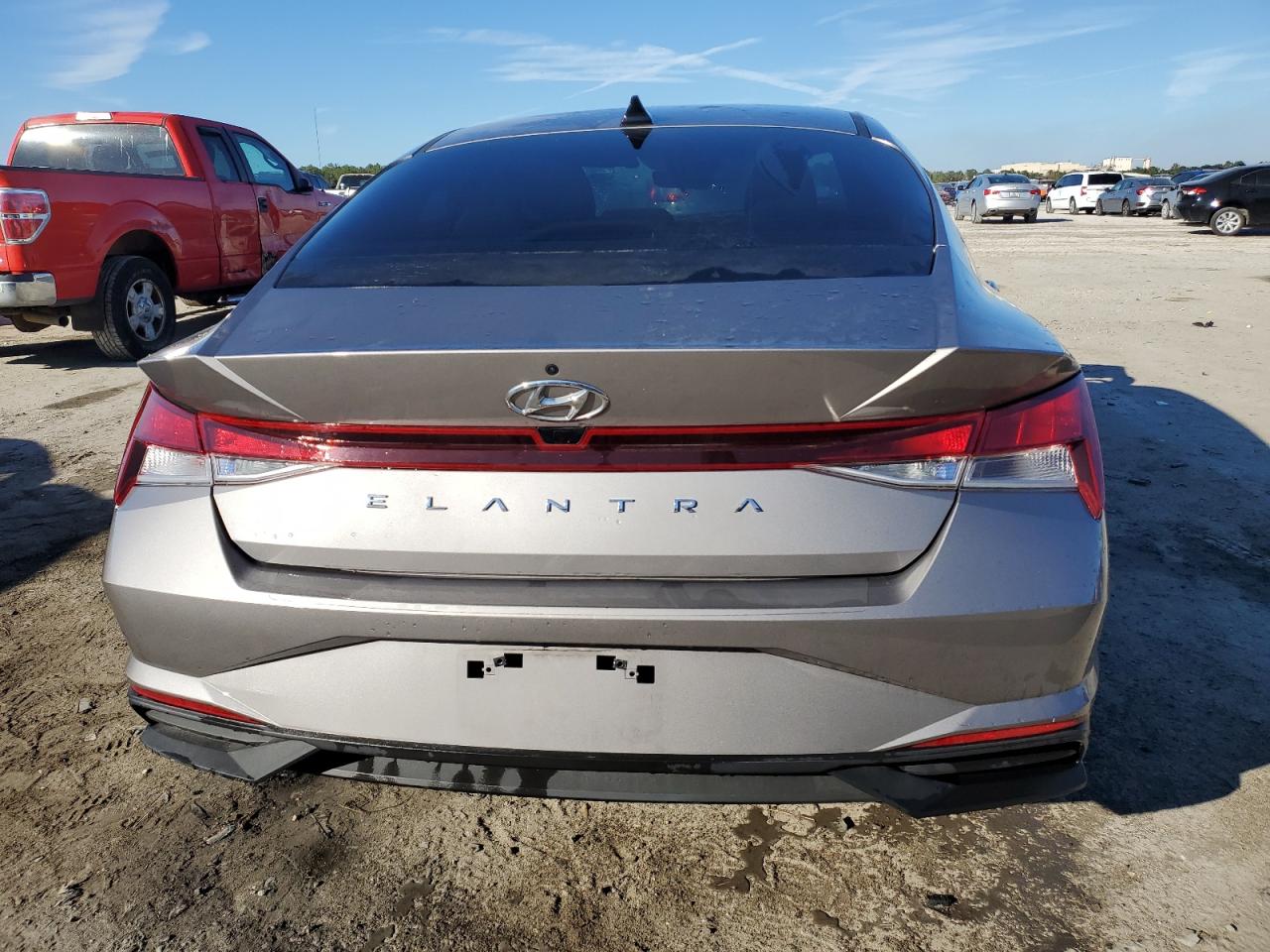 2022 Hyundai Elantra - Image 6