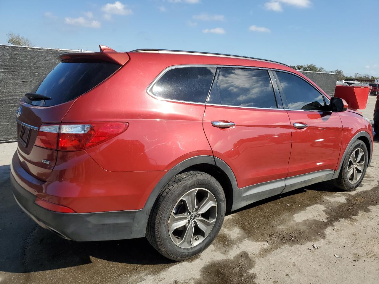 2016 Hyundai Santa Fe - Image 3