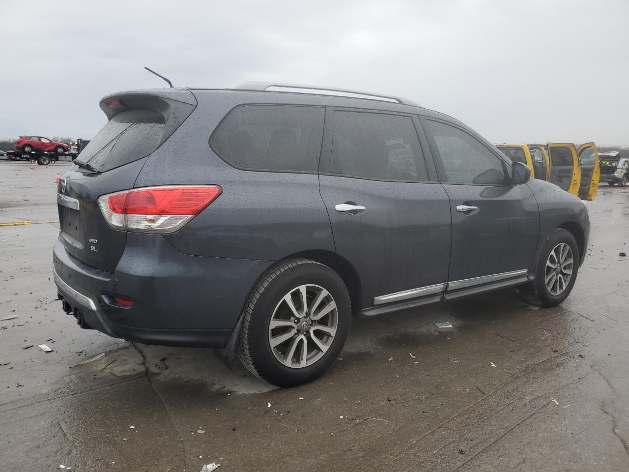 2013 Nissan Pathfinder - Image 3