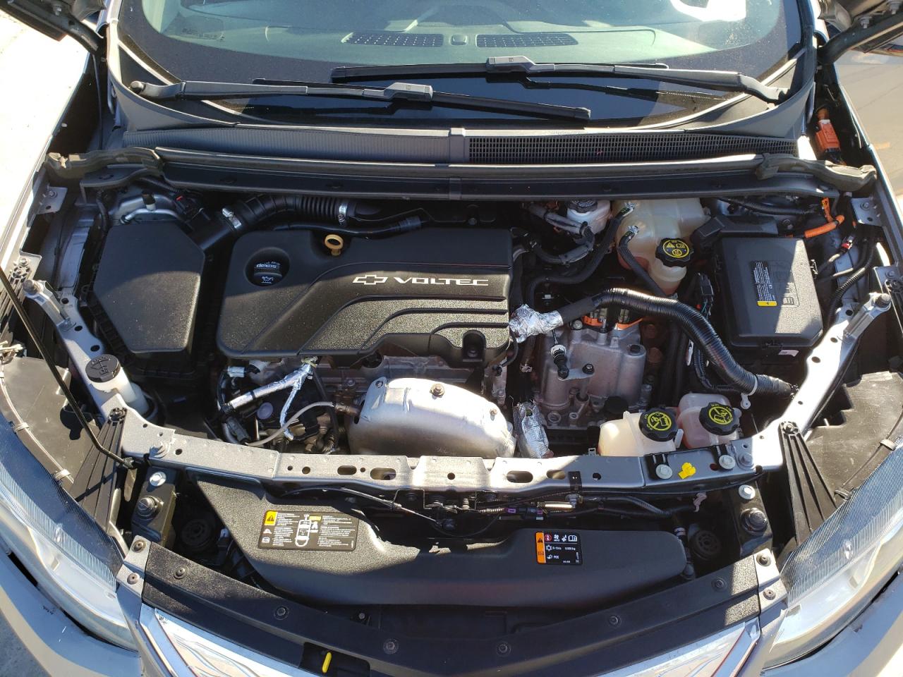 2018 Chevrolet Volt - Image 11