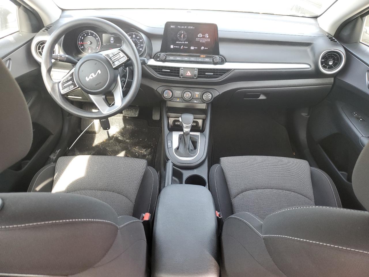 2022 Kia Forte - Image 8