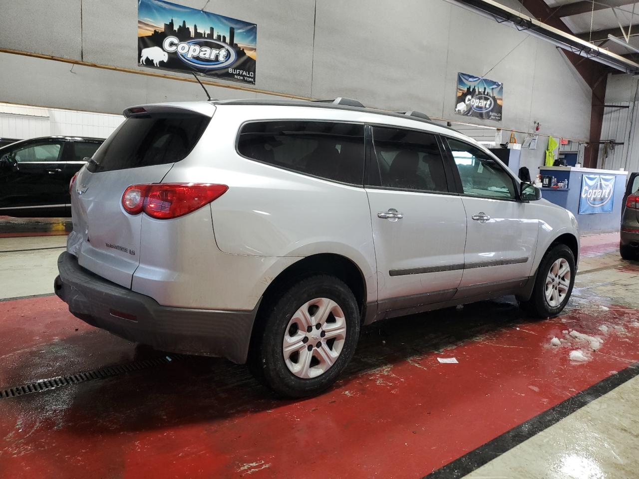 2011 Chevrolet Traverse - Image 3