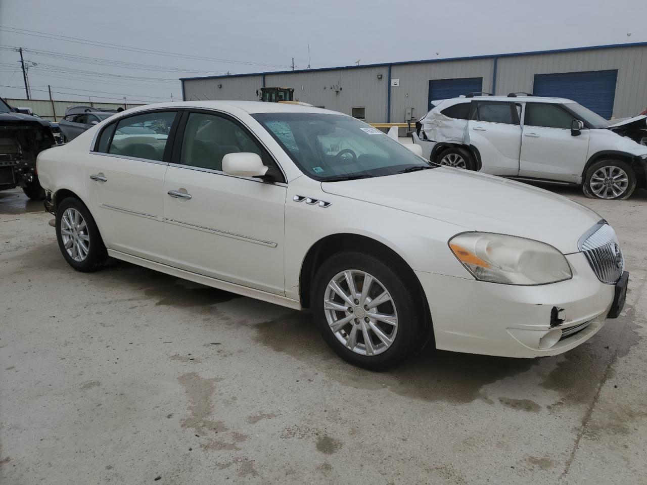 2011 Buick Lucerne - Image 4