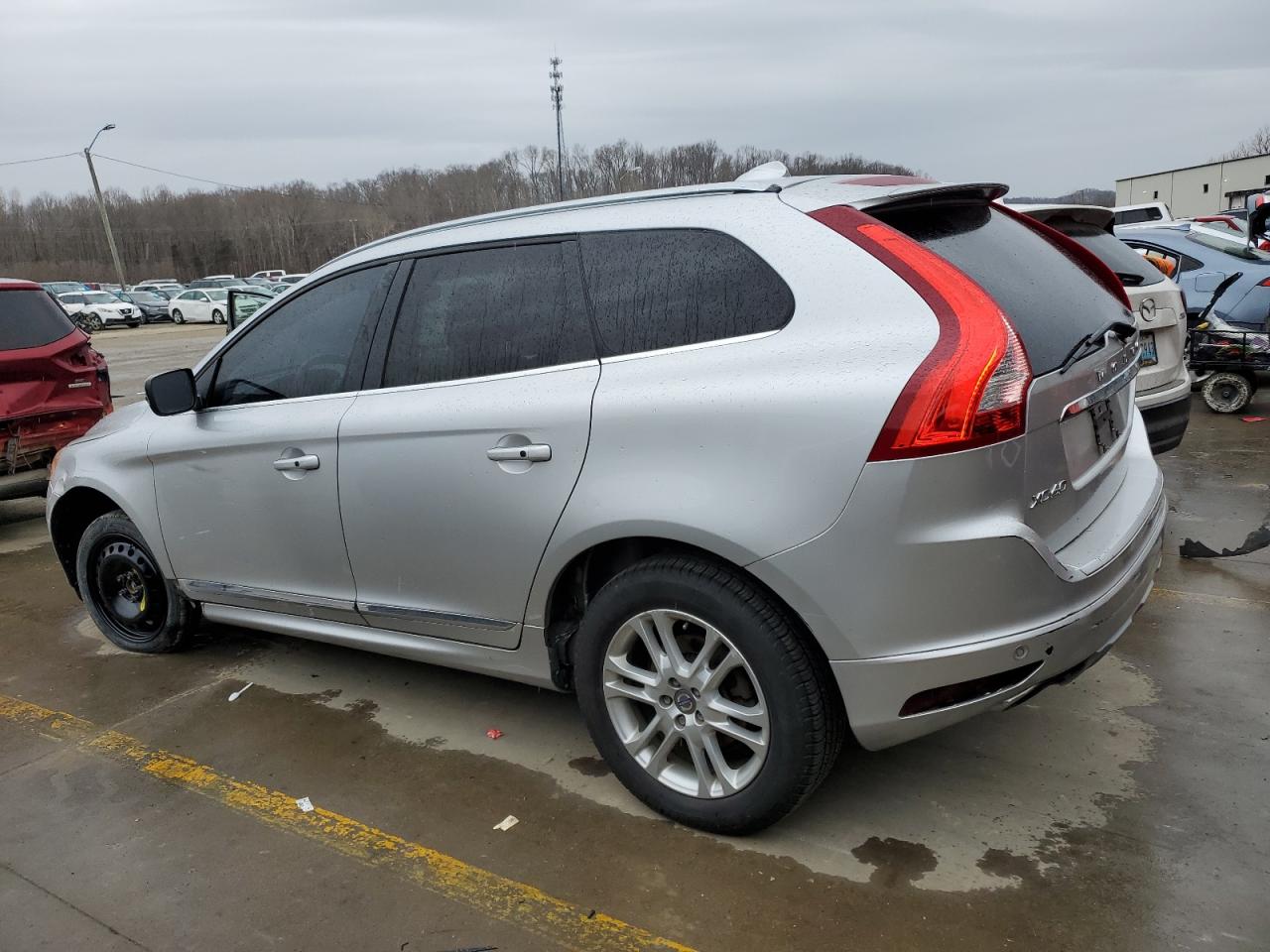 2016 Volvo XC60 - Image 2