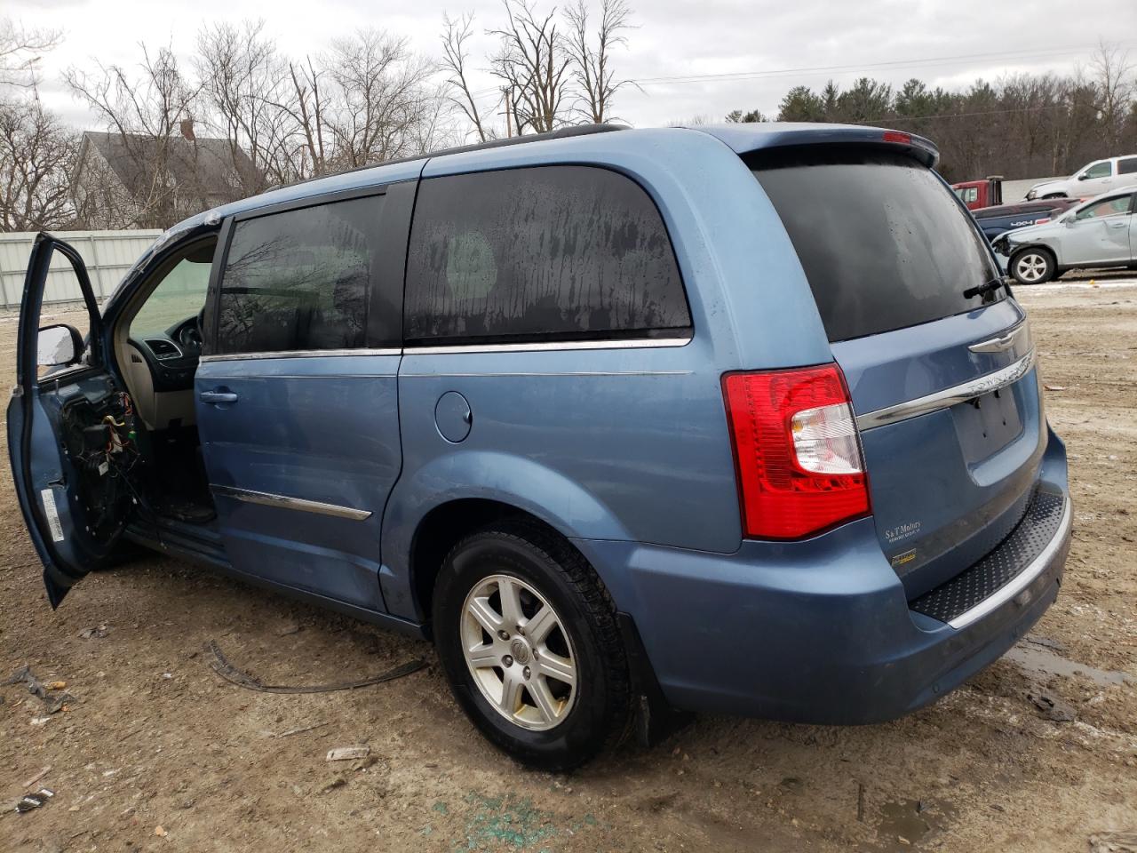 2012 Chrysler Town & Country - Image 2