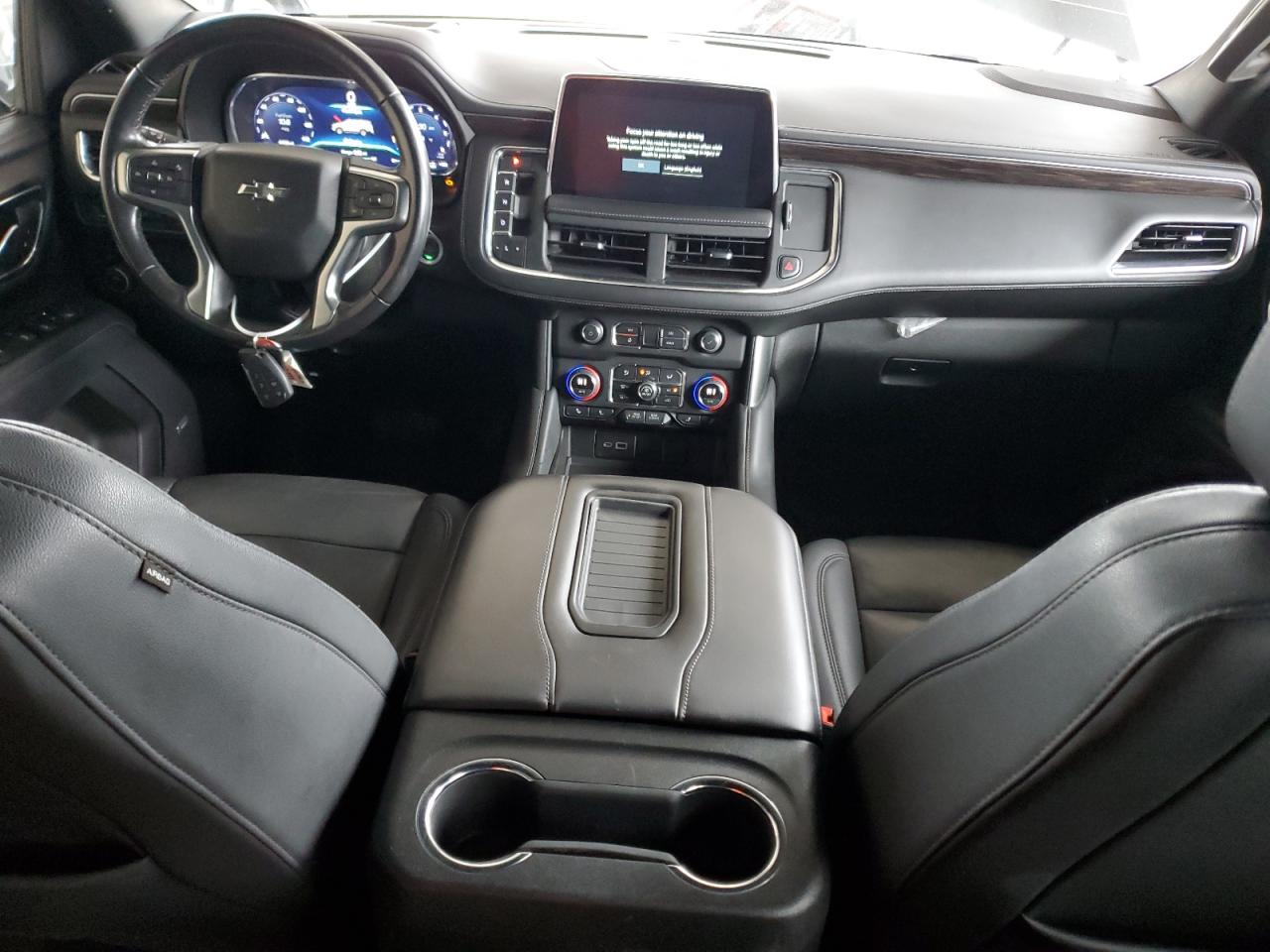 2022 Chevrolet Suburban - Image 8