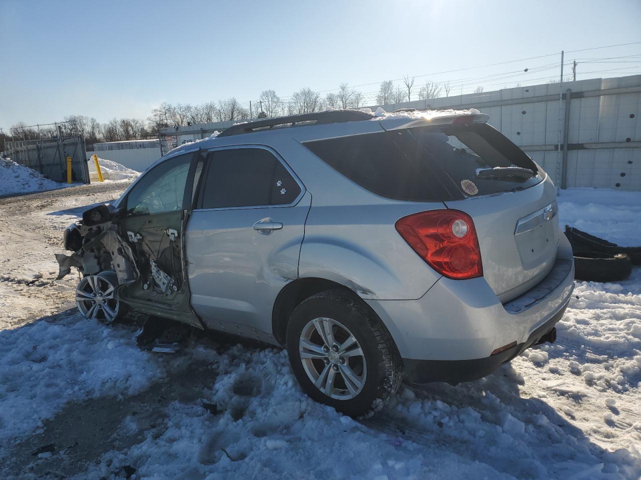 2015 Chevrolet Equinox - Image 2