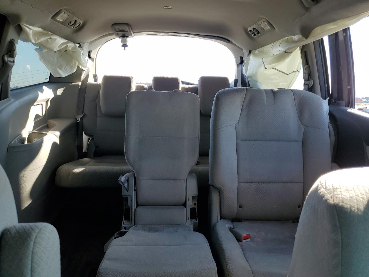 2015 Honda Odyssey - Image 10