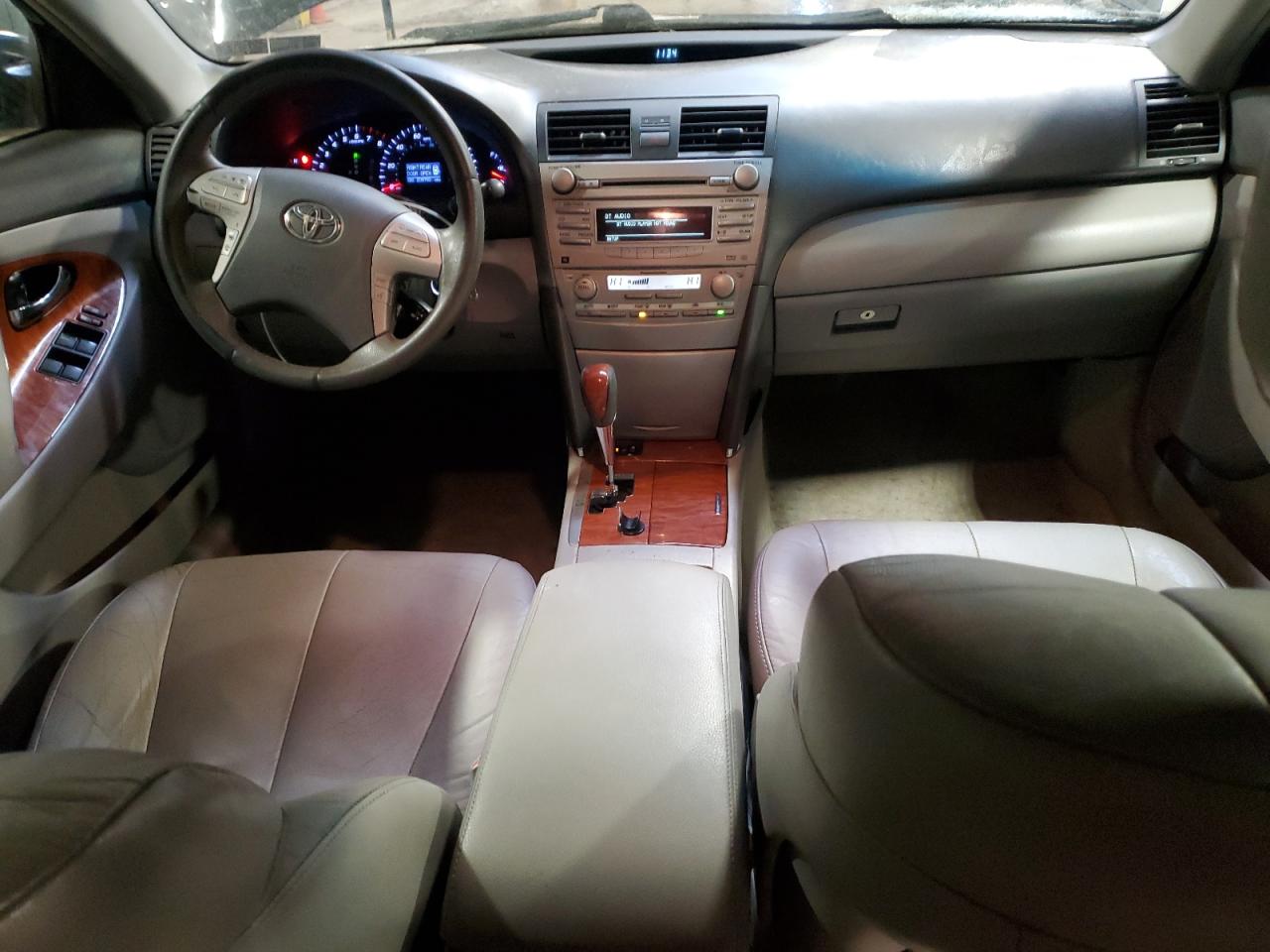 2011 Toyota Camry - Image 8