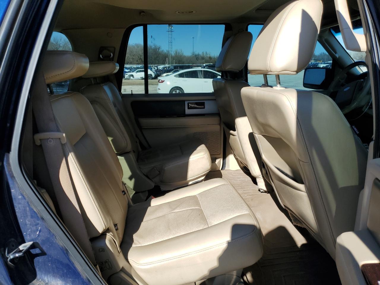 2011 Ford Expedition - Image 11