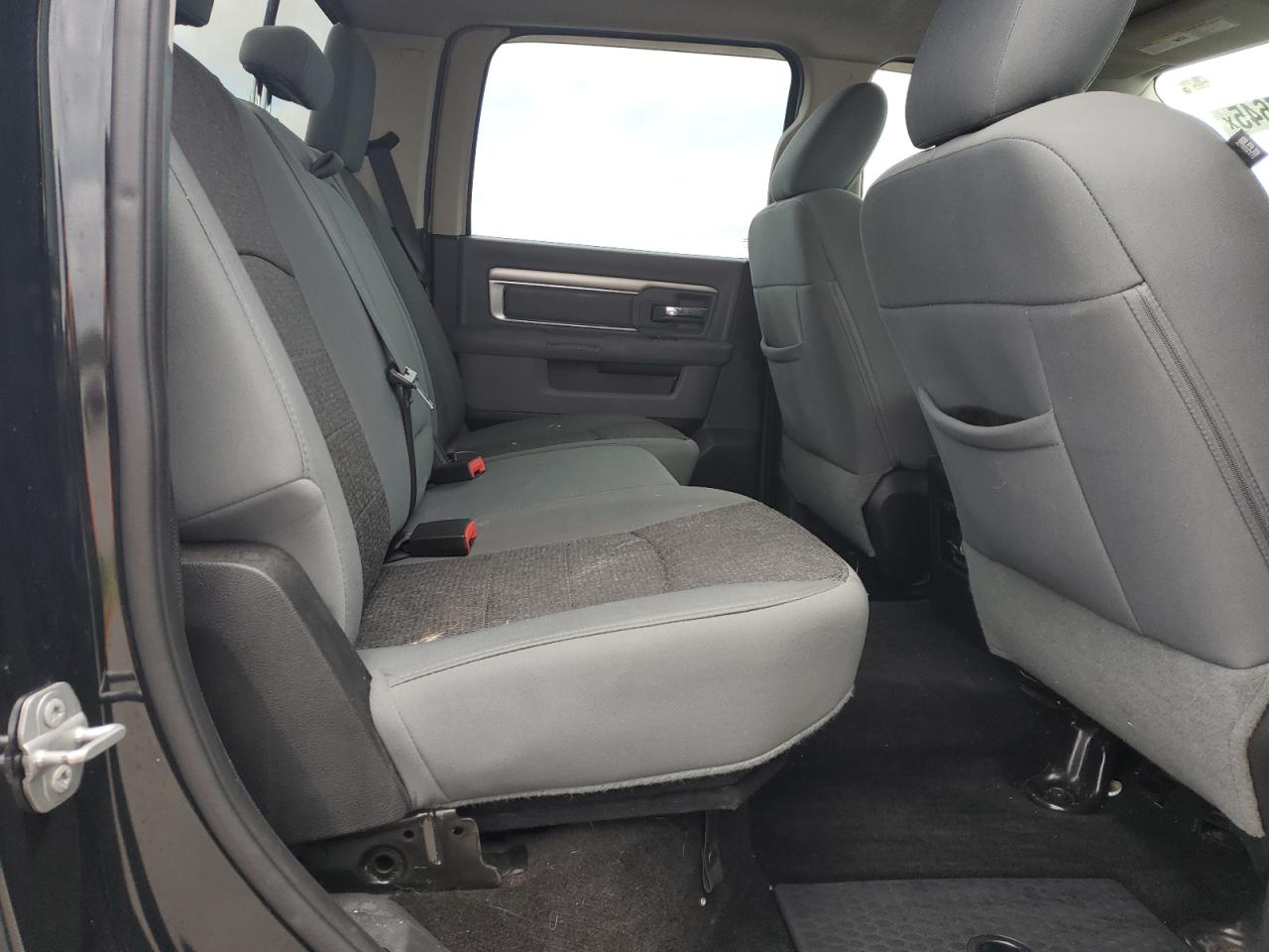 2015 RAM 1500 - Image 10