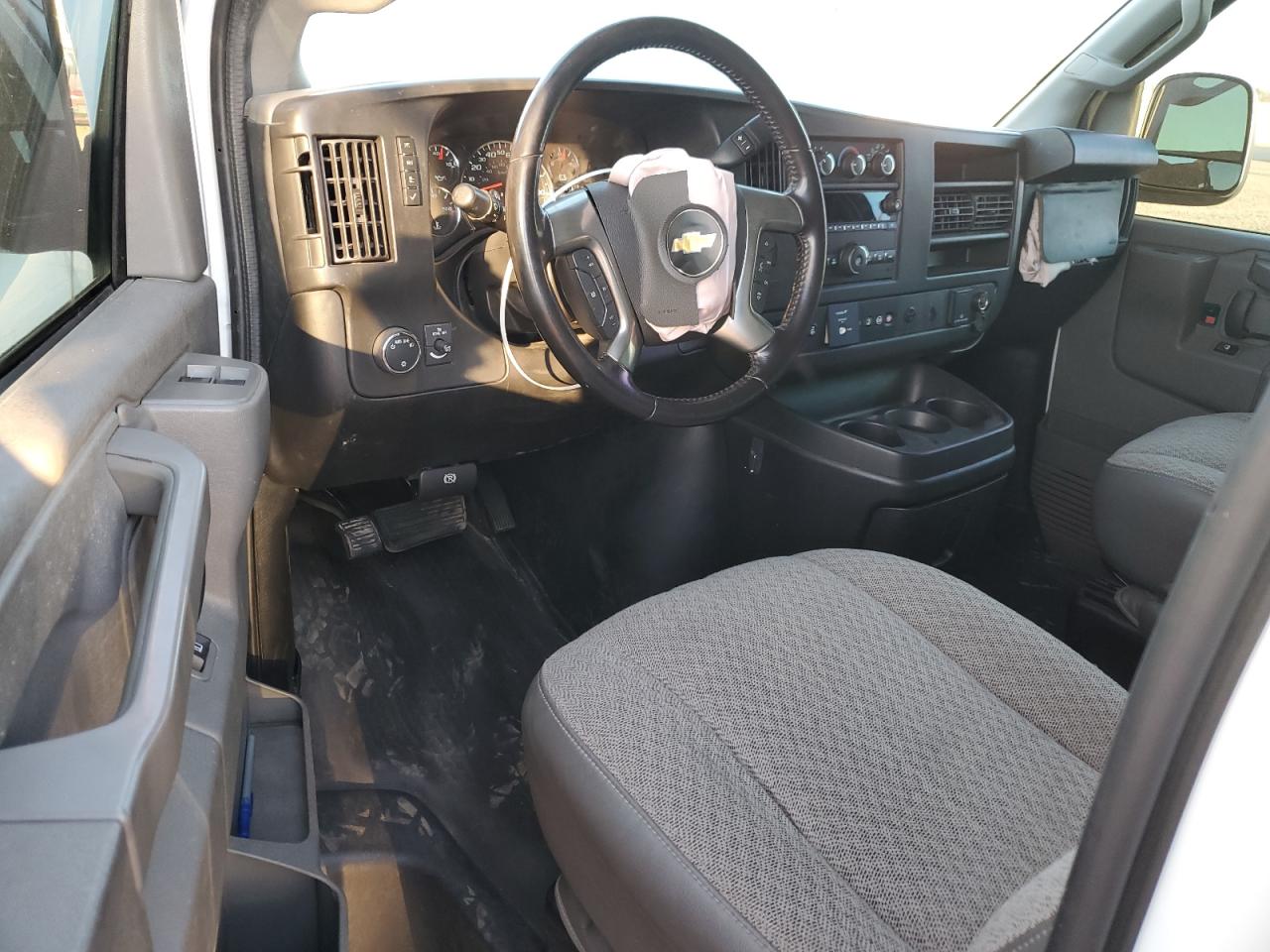 2017 Chevrolet Express - Image 8