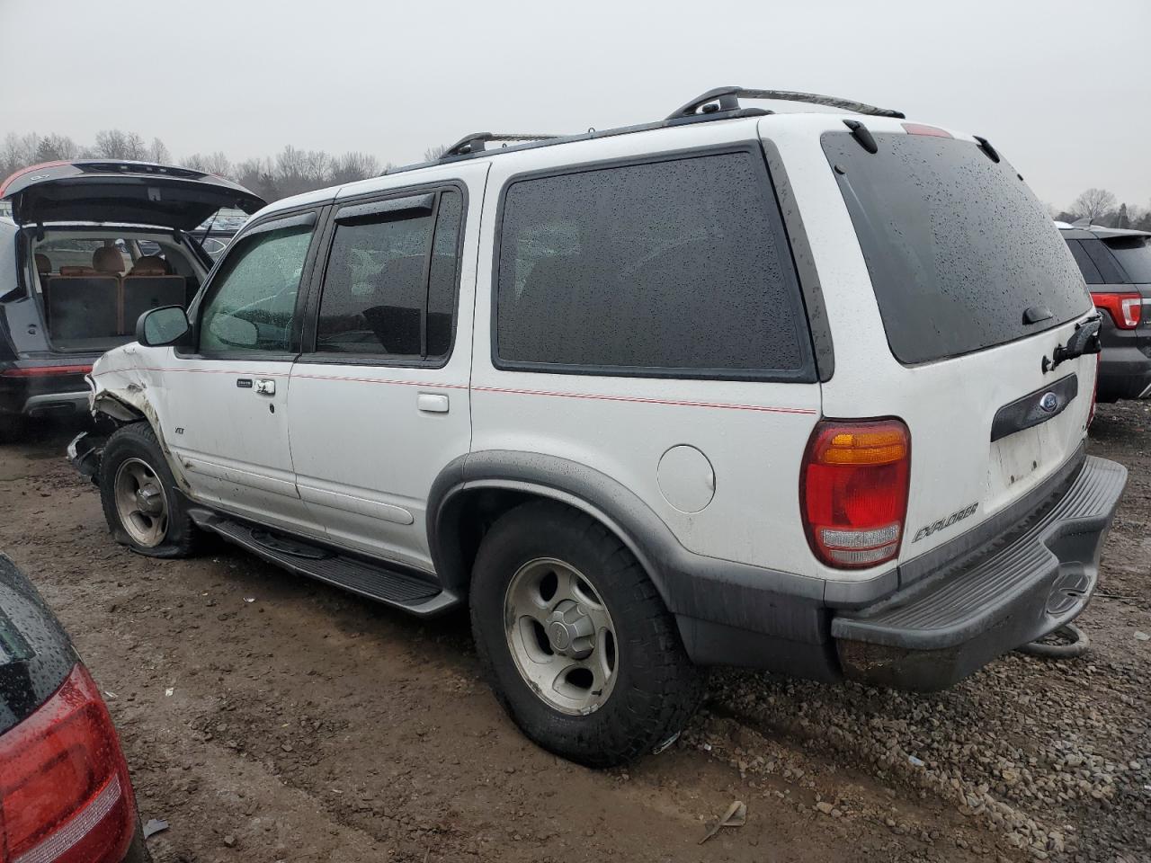 2001 Ford Explorer - Image 2