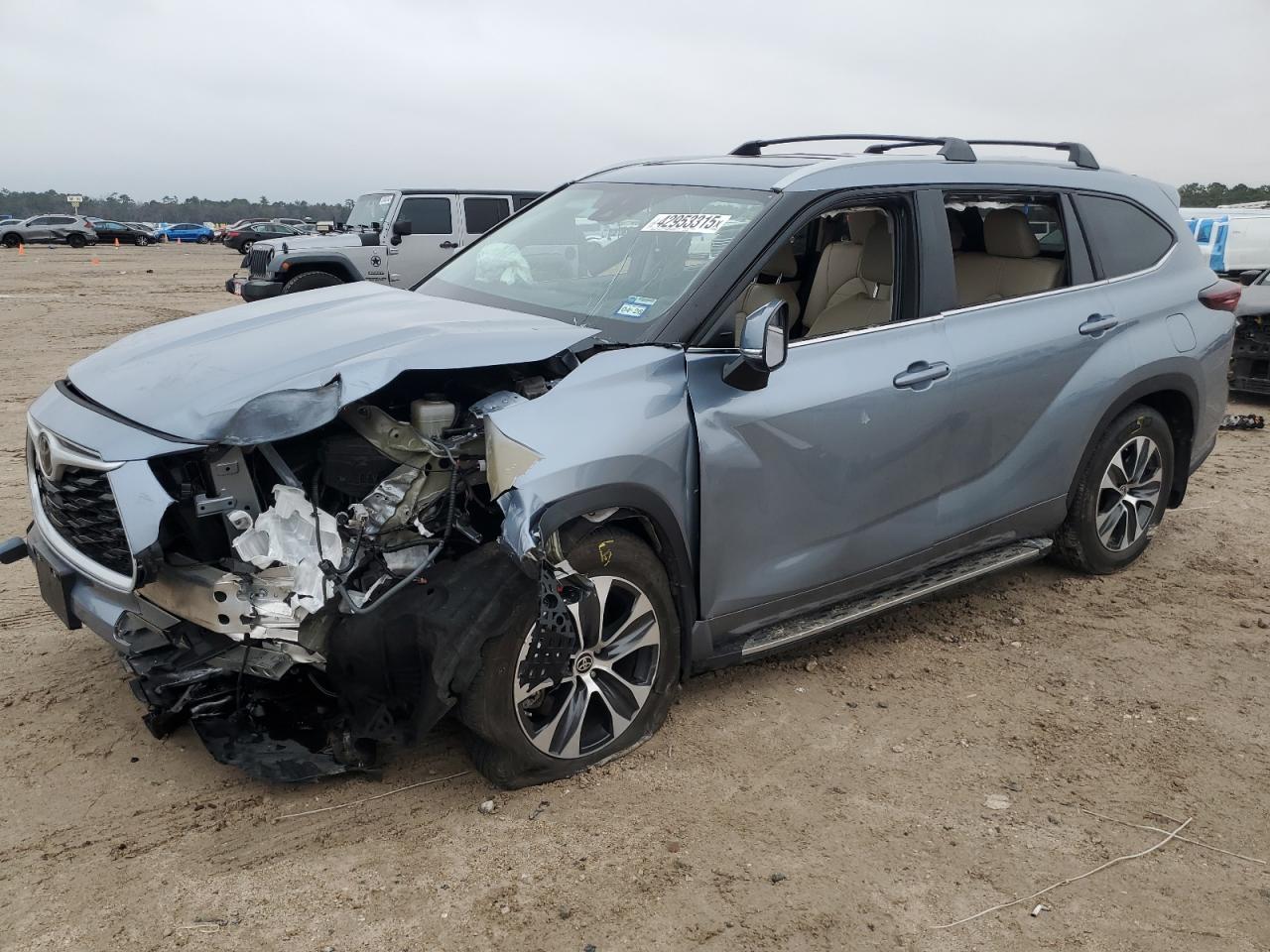 2024 Toyota Highlander - Image 1