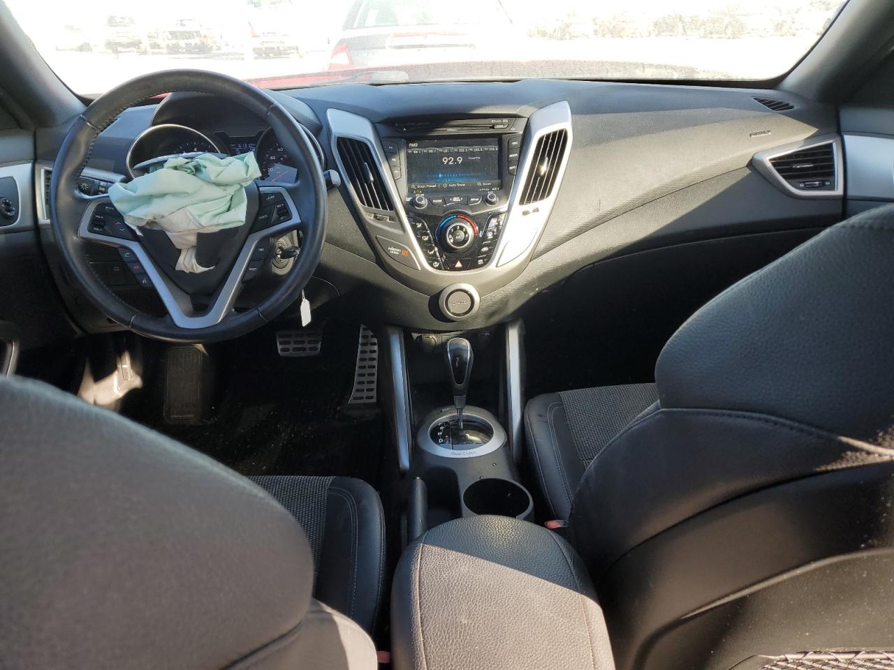 2016 Hyundai Veloster - Image 8