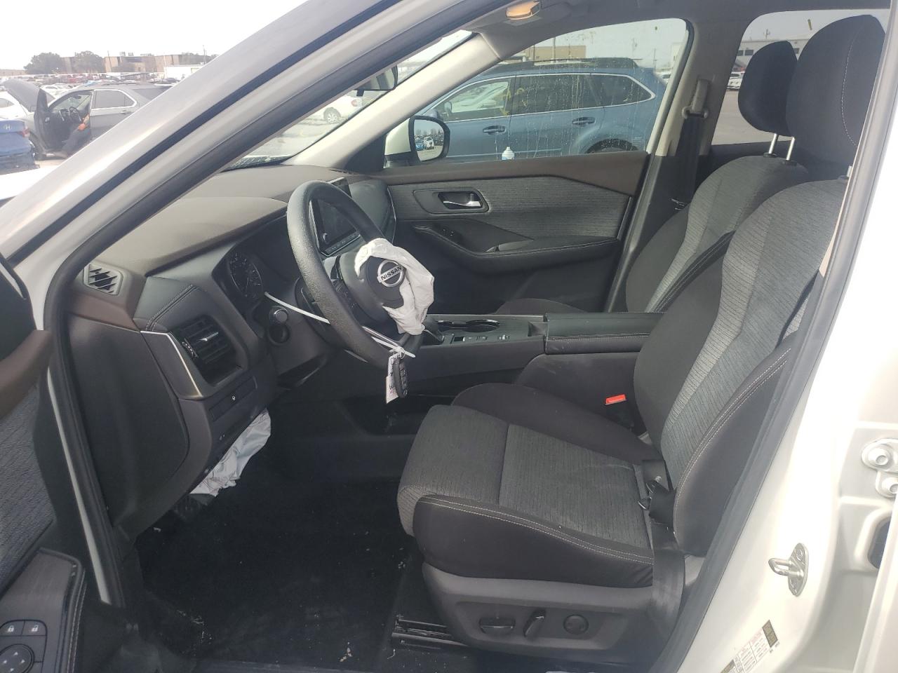 2021 Nissan Rogue - Image 7