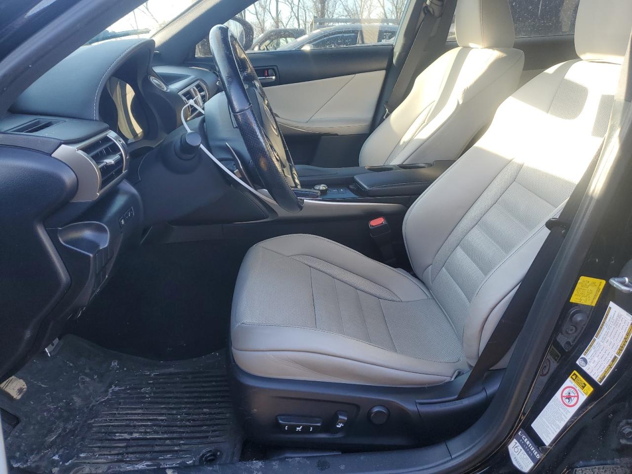 2016 Lexus IS - Image 7