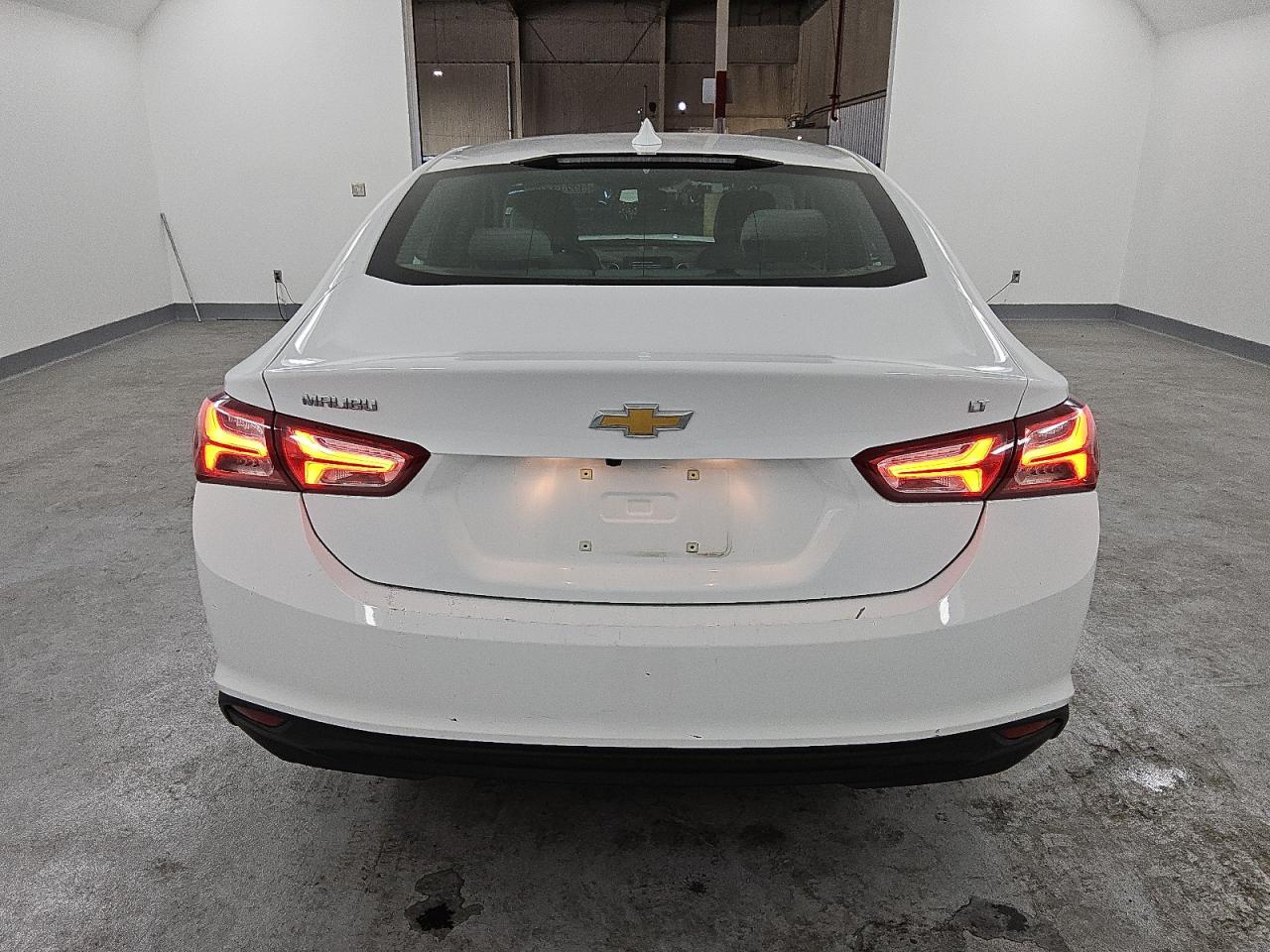 2022 Chevrolet Malibu - Image 6