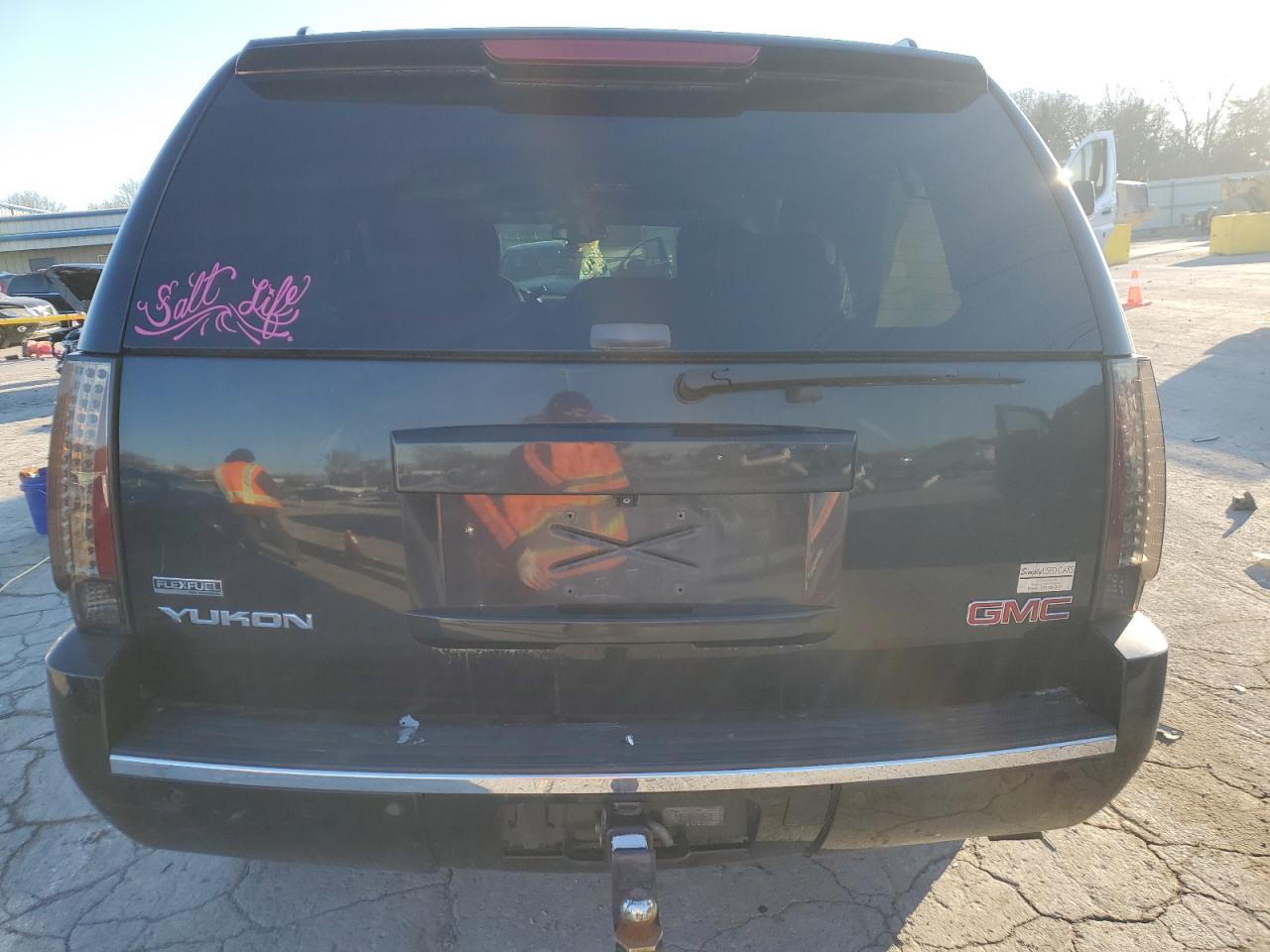 2009 GMC Yukon - Image 6