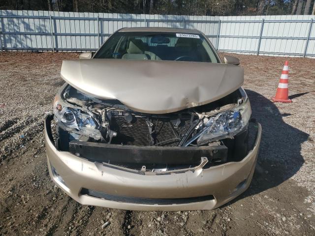 Sedans TOYOTA CAMRY 2012 Kremowy