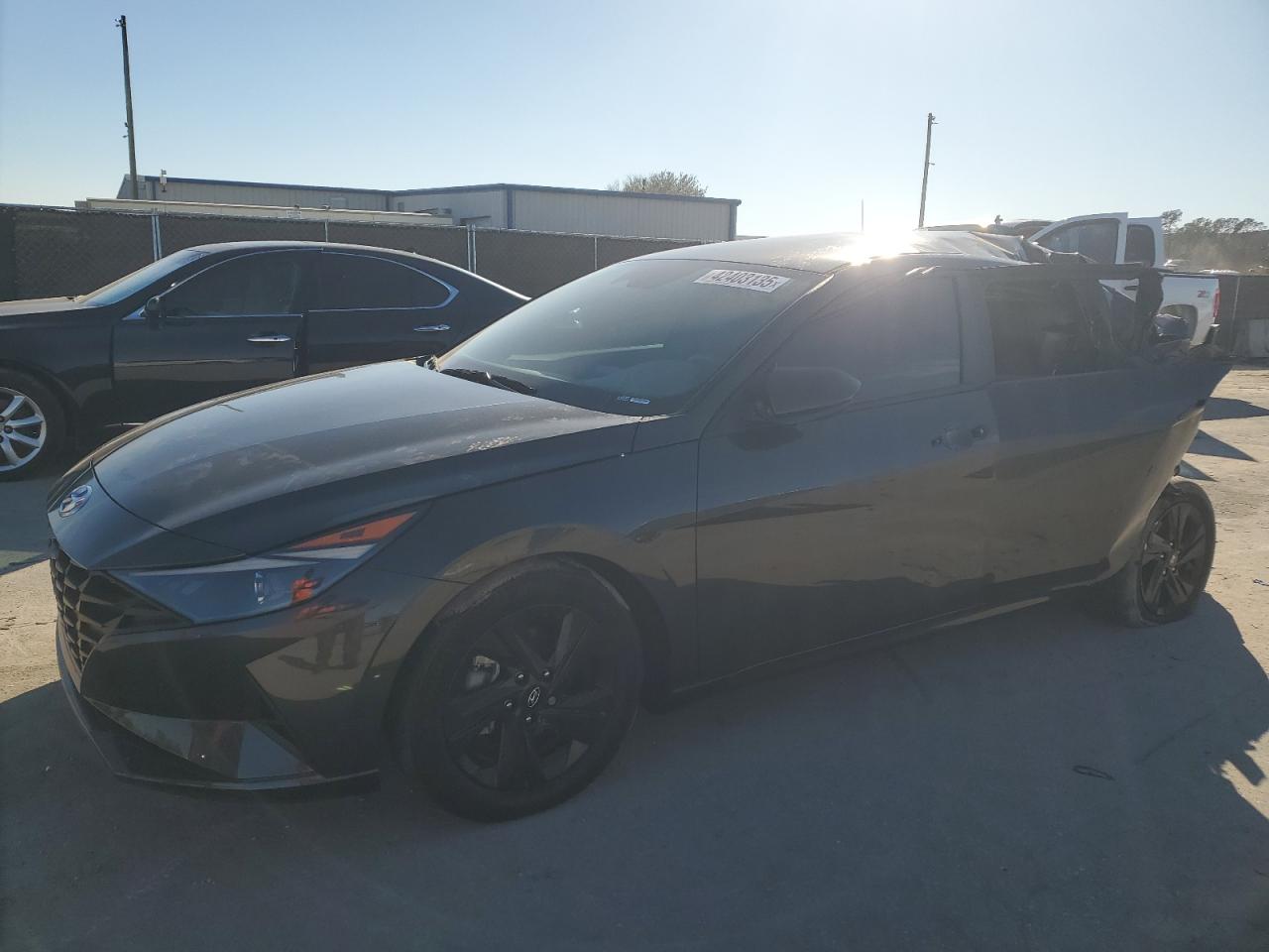 2022 Hyundai Elantra - Image 2