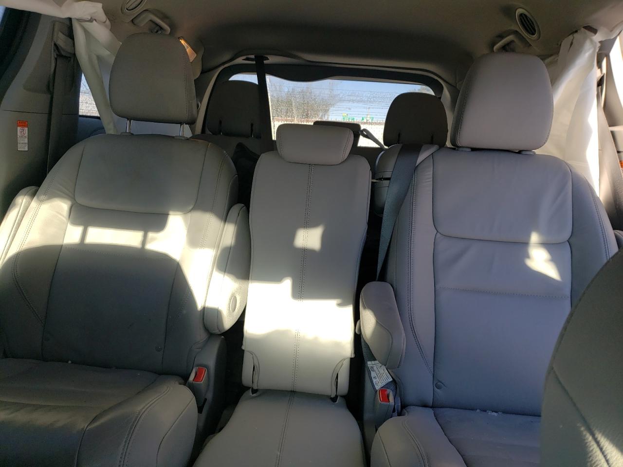 2018 Toyota Sienna - Image 10