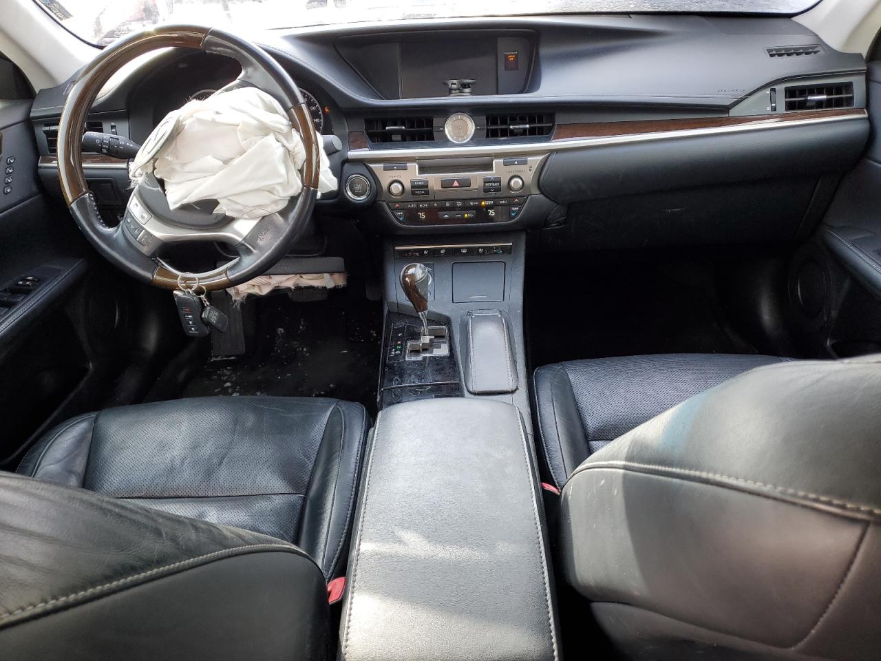 2015 Lexus ES - Image 8