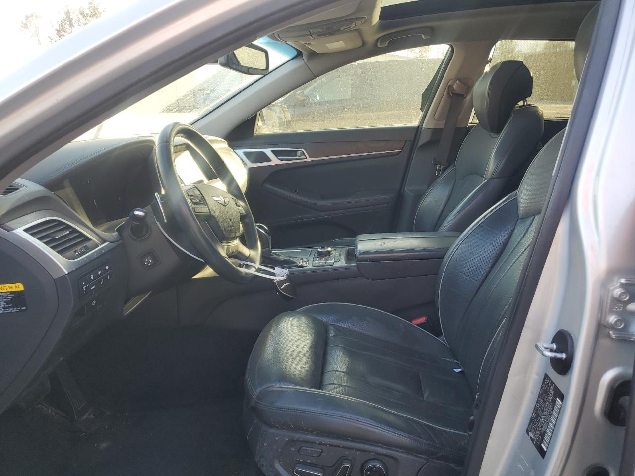 2015 Hyundai Genesis - Image 7