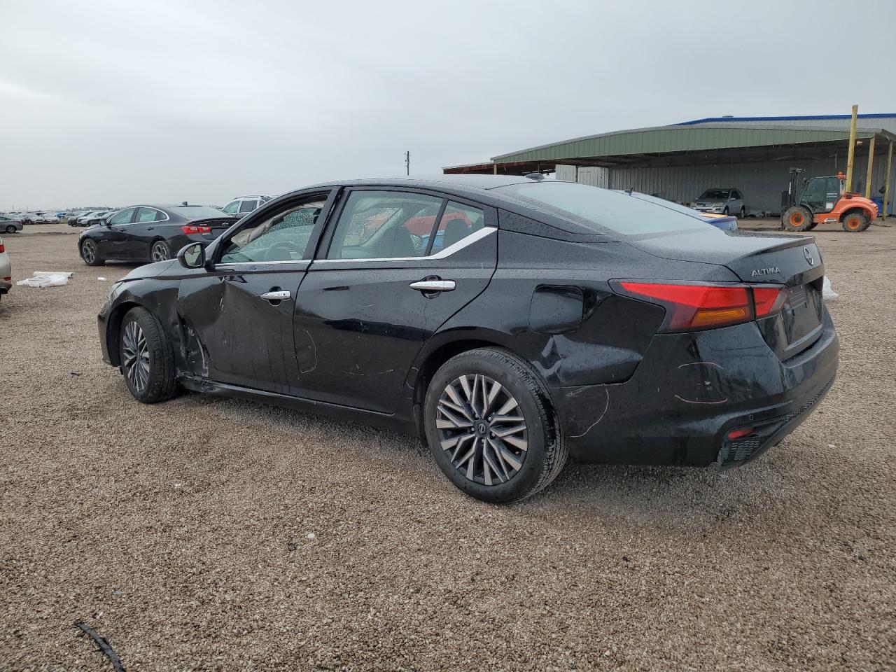 2024 Nissan Altima - Image 2