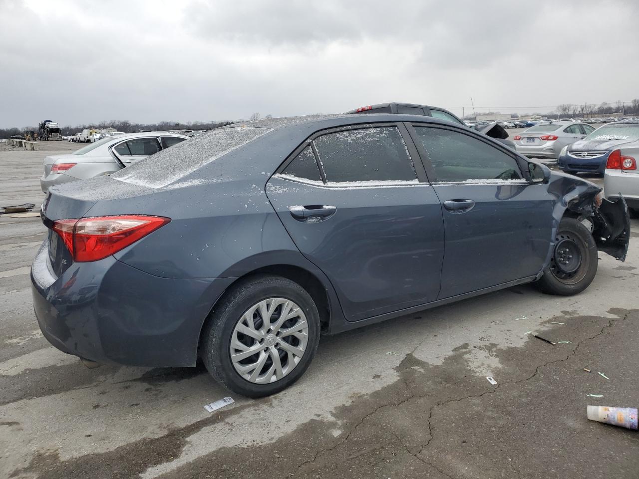 VIN 5YFBURHE4JP771652 2018 TOYOTA COROLLA no.3