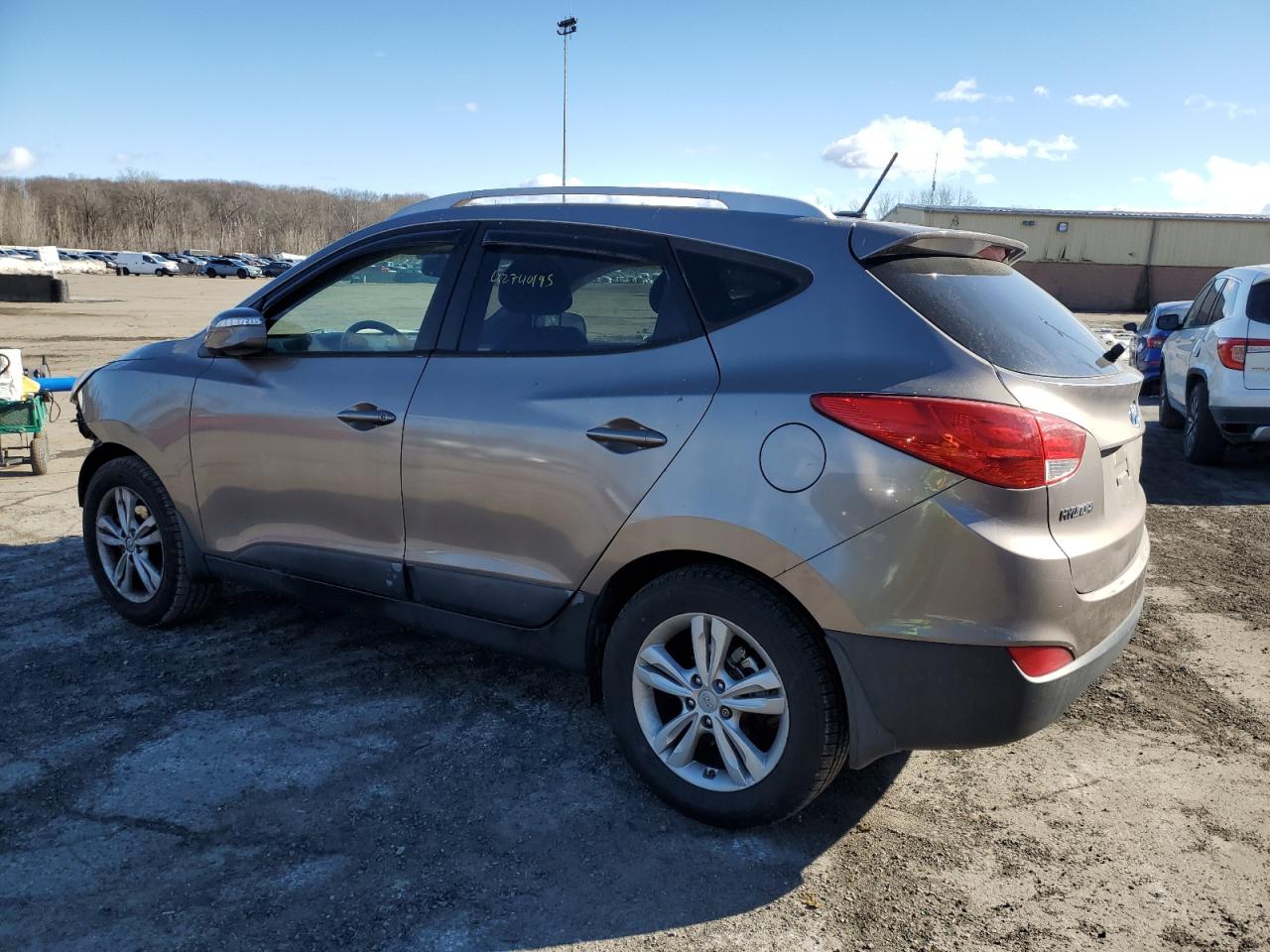 2012 Hyundai Tucson - Image 2