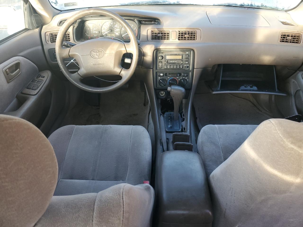 1999 Toyota Camry Le VIN: JT2BF22K0X0167589 Lot: 42699015