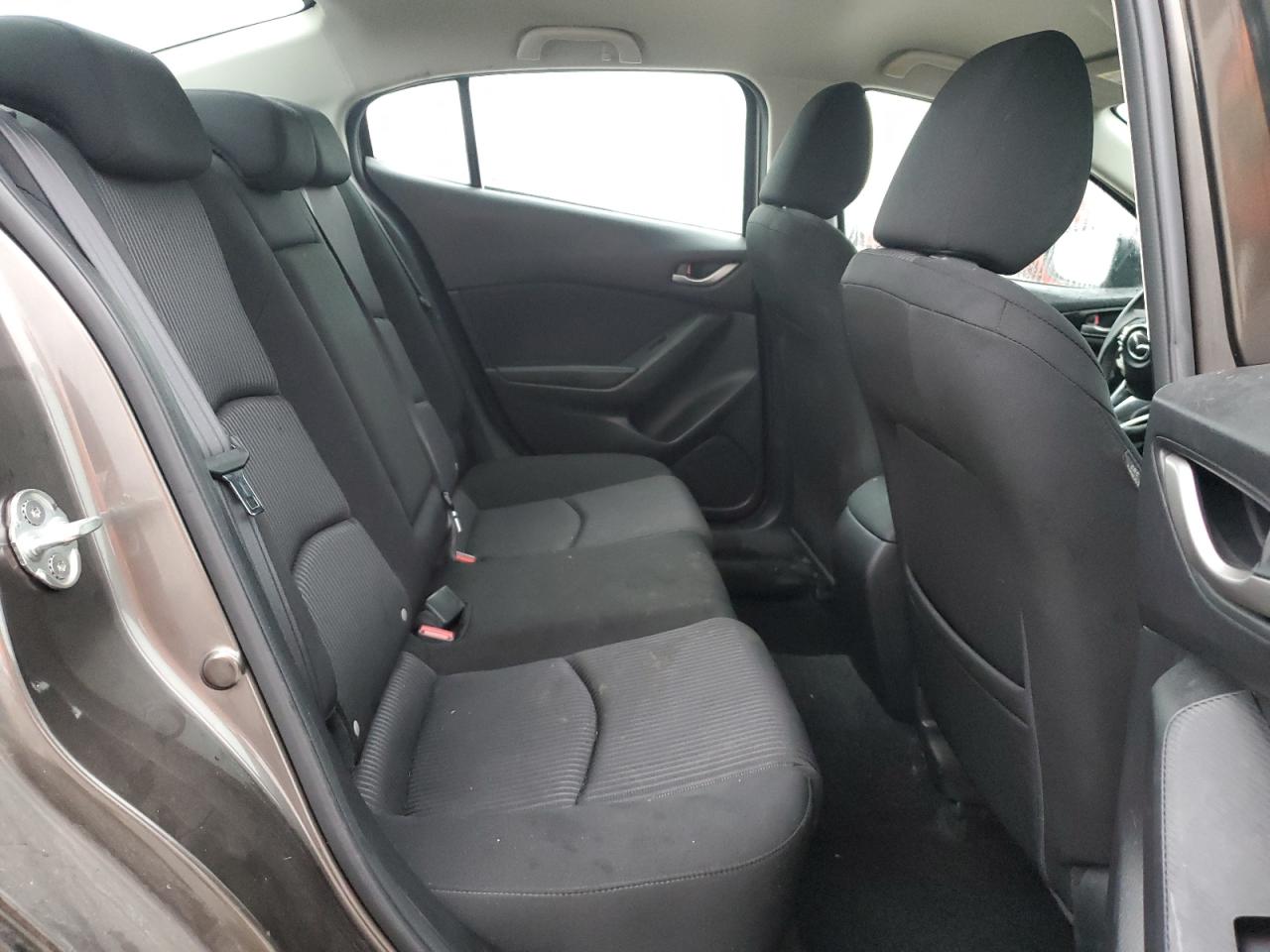 2015 Mazda 3 - Image 10