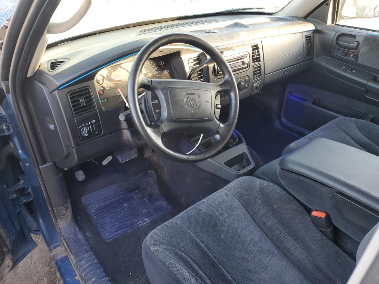 2004 Dodge Dakota - Image 8