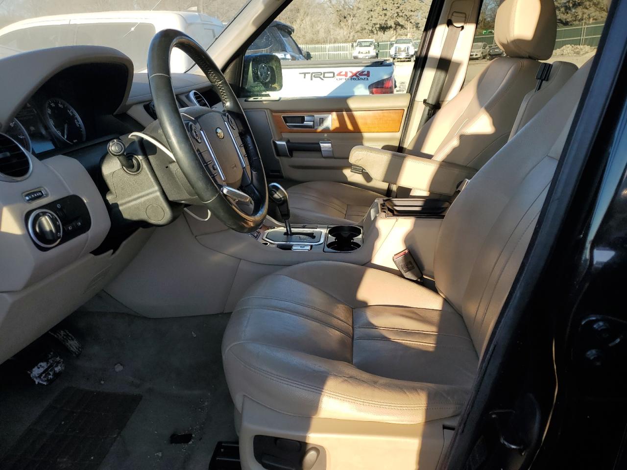 2011 Land Rover LR4 - Image 7