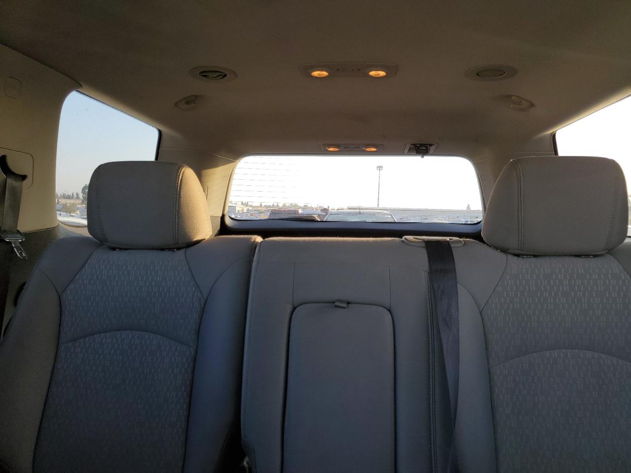 2008 GMC Acadia - Image 10