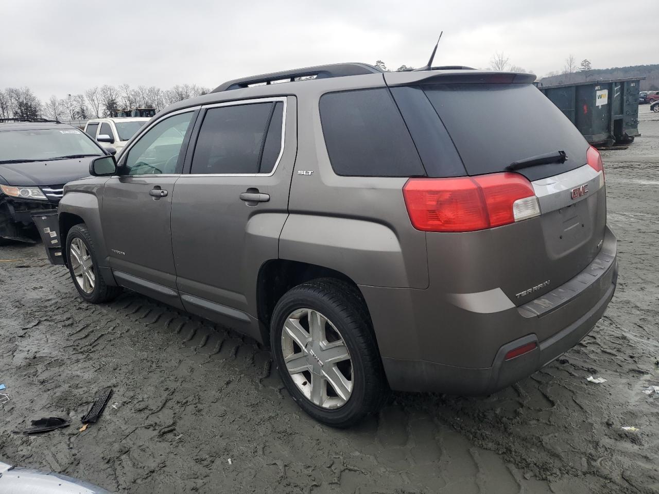 2010 GMC Terrain - Image 2