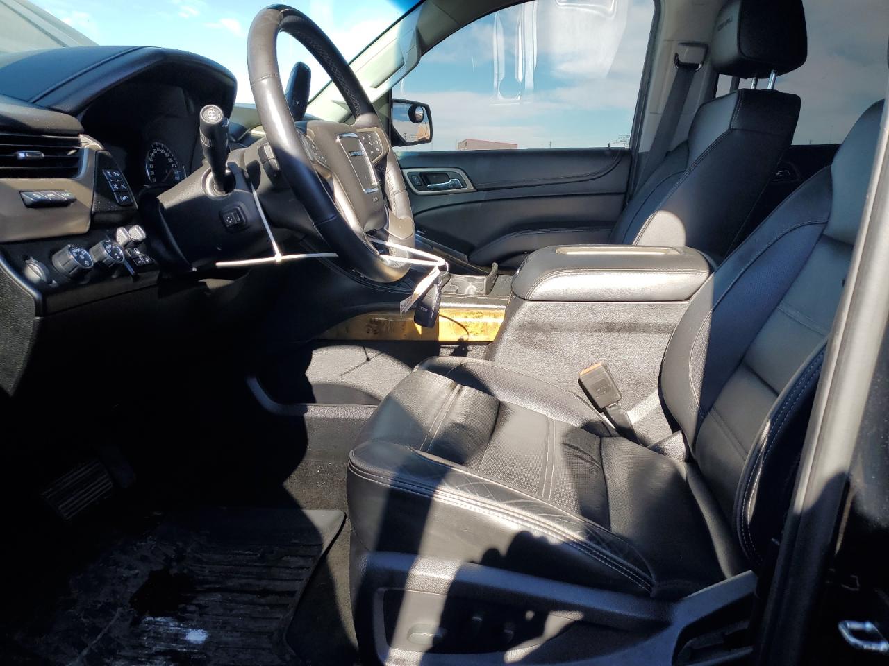 2017 GMC Yukon - Image 9